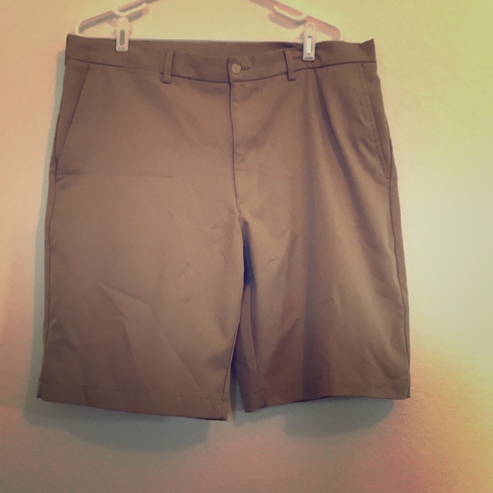 Men’s golf shorts!